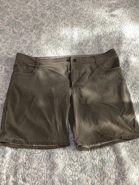 Kuhl Olive Green Men’s Bermuda Shorts